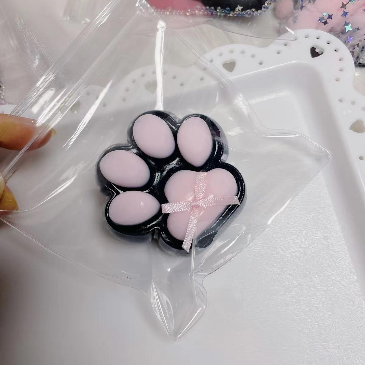 【100g Cat Paw】Inedible Handmade Silicone Squishy Toy