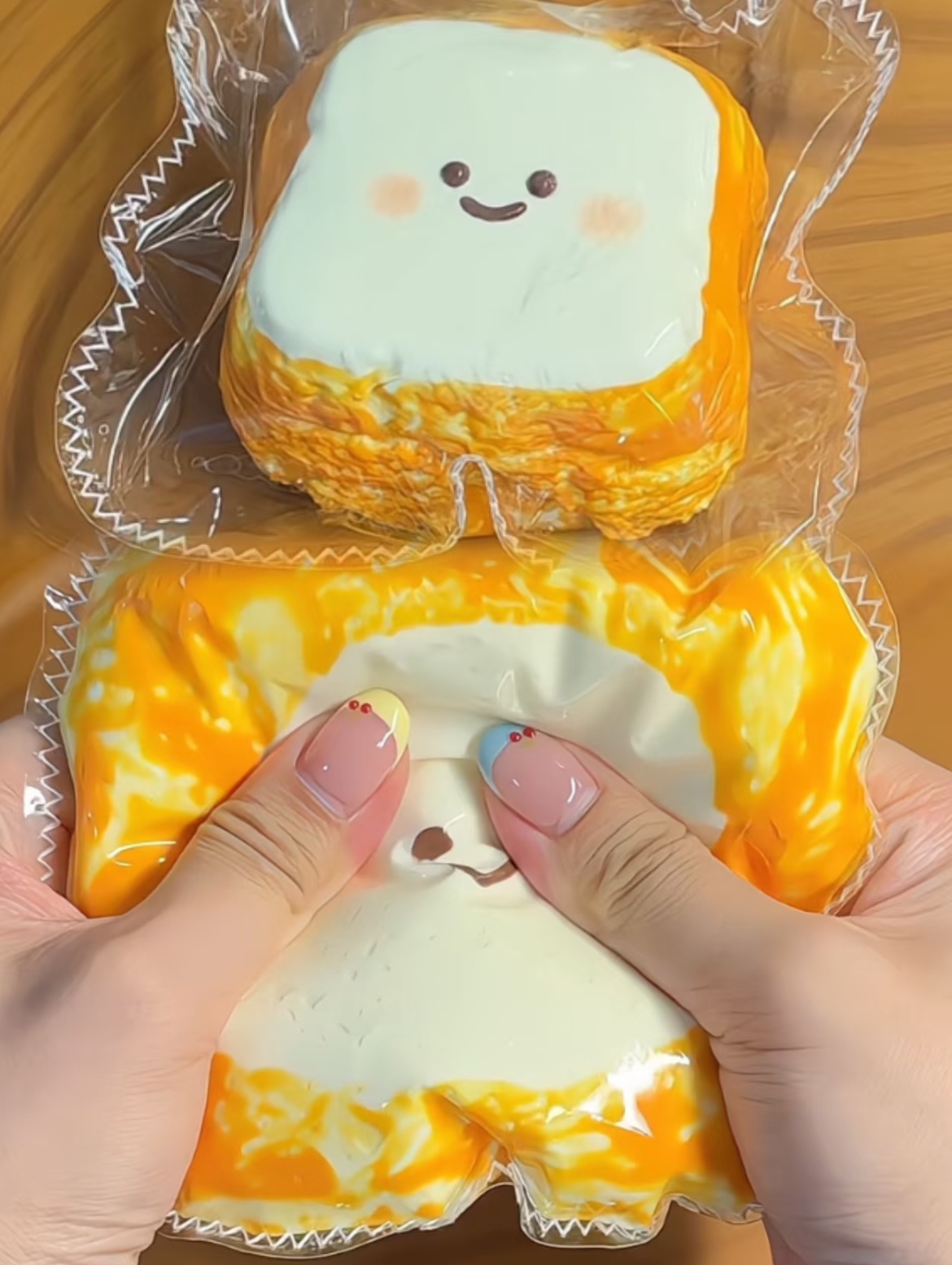 【Toast】Explosive Slurry Water Sensation Inedible Handmade Silicone Squishy Toy