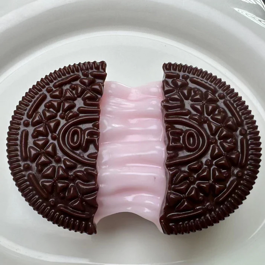 A【Stringy Oreo】Inedible Handmade Silicone Squishy Toy